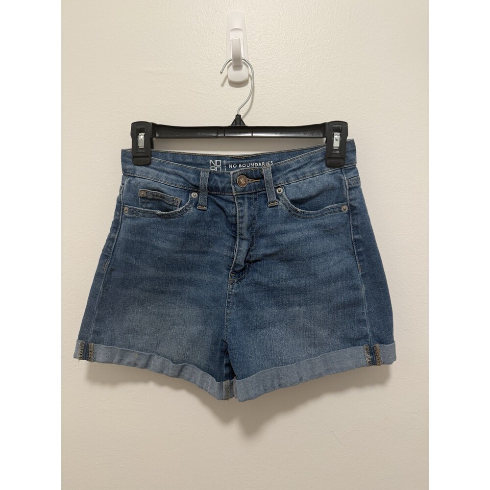 No Boundaries Women’s Xtra Small Size 5 Denim Shorts Cuffed Hem